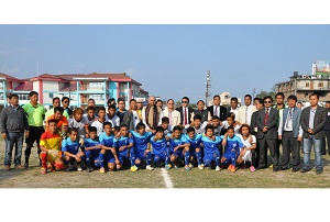 The Governor of Arunachal Pradesh Lt. Gen (Retd) Nirbhay Sharma with the finalists of State Level Chief Ministers Football Trophy at Rajiv Gandhi Stadium, Naharlagun on February 20, 2015